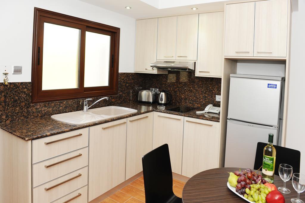 Amethyst Napa Annex Apartments Ajía Nápa Szoba fotó